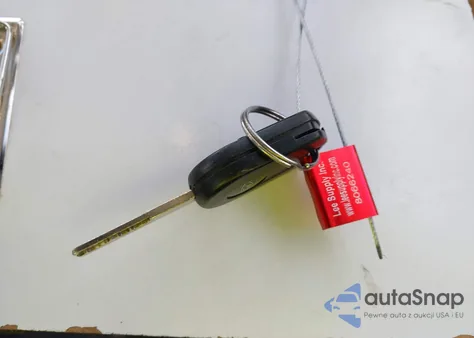 2016 Ford Focus Se z USA, uszkodzony, nr VIN 1FADP3F20GL251025